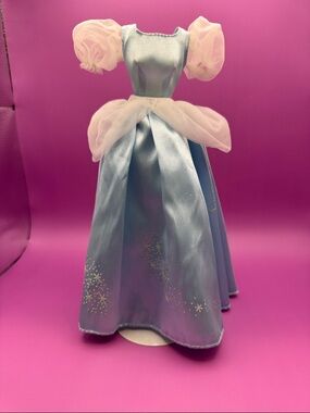 1991 Disney Cinderella Barbie Reversible Dress & Accessories